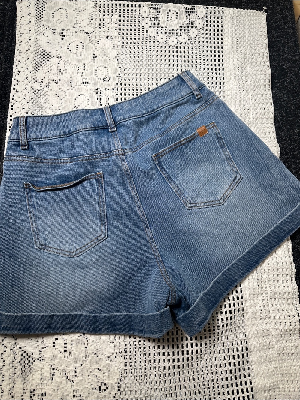Halara Blue Denim Women's Shorts - Picture 4 of 5